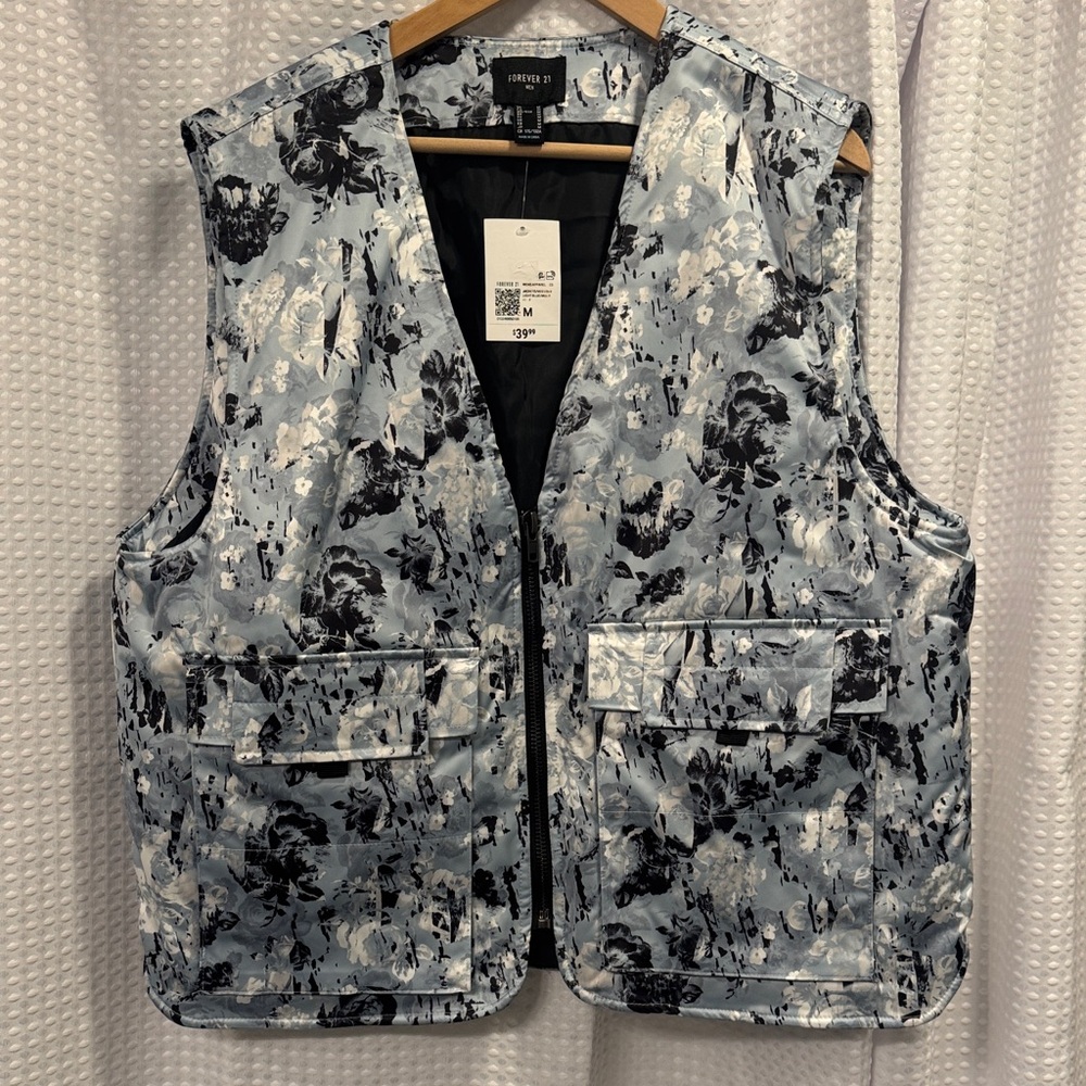 Forever 21 NWT Abstract Floral Vest